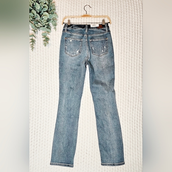 Judy Blue HR Medium Wash Straight Fit Heavy Distressed Denim Jeans 1/25 NWT - Picture 7 of 10